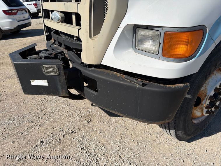 image for item FK3854 2004 Ford F750 oil distributor truck