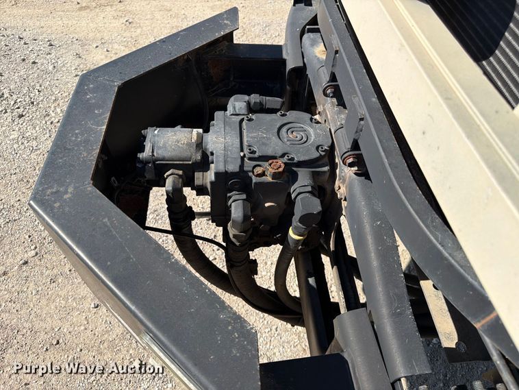 image for item FK3854 2004 Ford F750 oil distributor truck