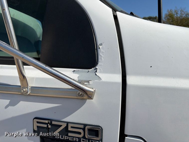 image for item FK3854 2004 Ford F750 oil distributor truck