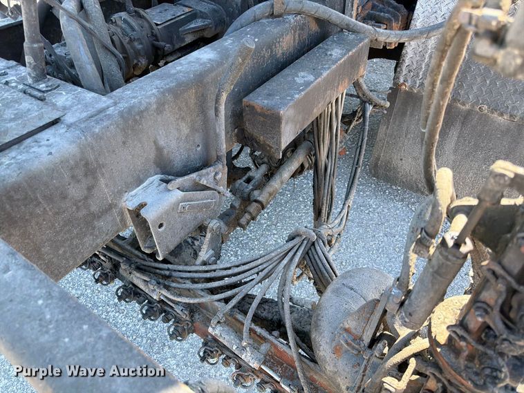 image for item FK3854 2004 Ford F750 oil distributor truck