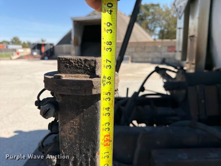 image for item FK3854 2004 Ford F750 oil distributor truck