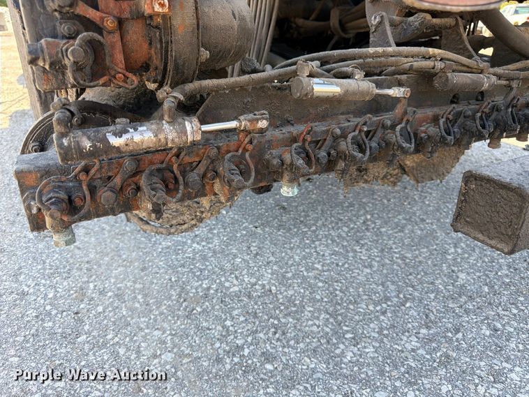 image for item FK3854 2004 Ford F750 oil distributor truck