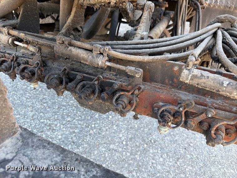 image for item FK3854 2004 Ford F750 oil distributor truck
