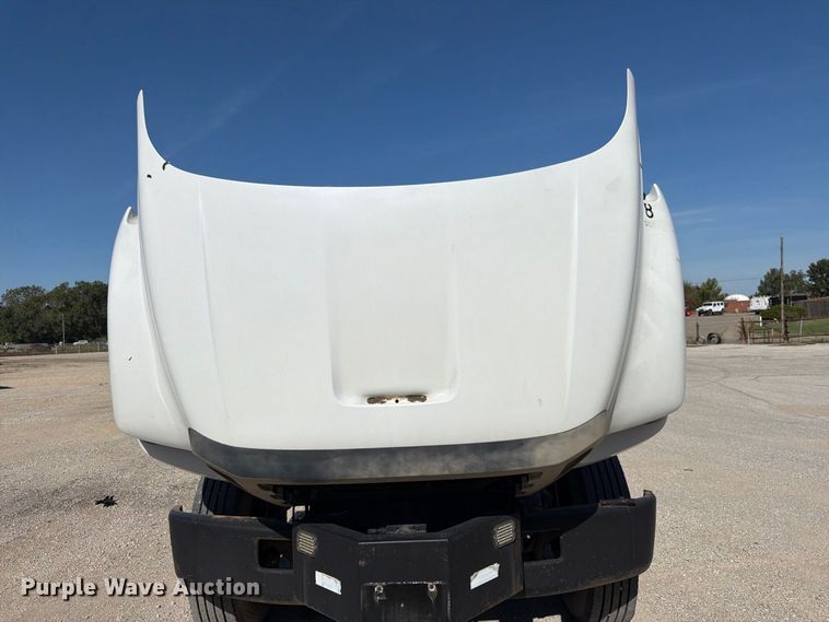 image for item FK3854 2004 Ford F750 oil distributor truck