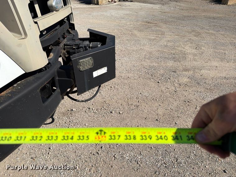 image for item FK3854 2004 Ford F750 oil distributor truck