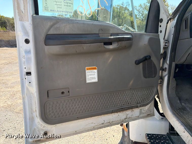 image for item FK3854 2004 Ford F750 oil distributor truck