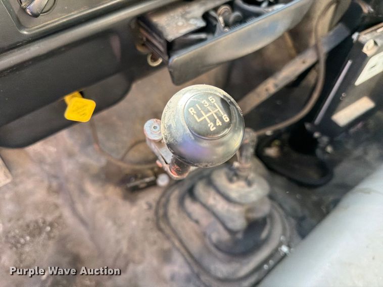 image for item FK3854 2004 Ford F750 oil distributor truck