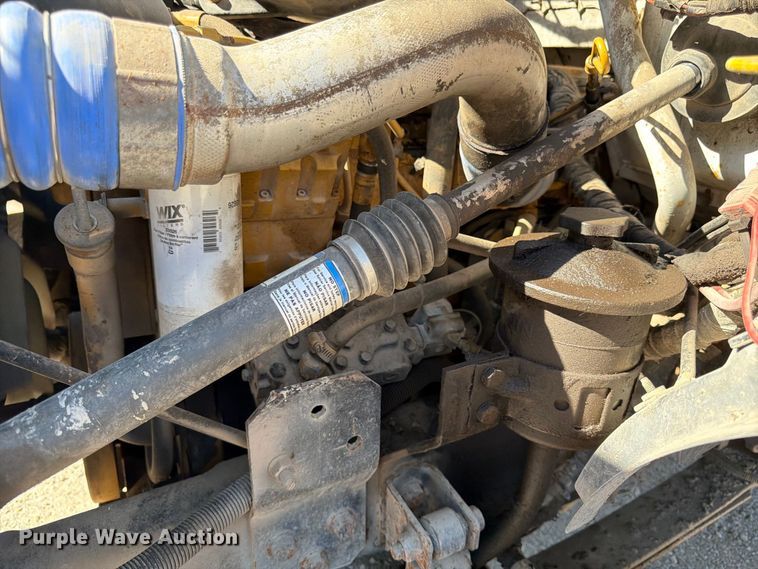 image for item FK3854 2004 Ford F750 oil distributor truck