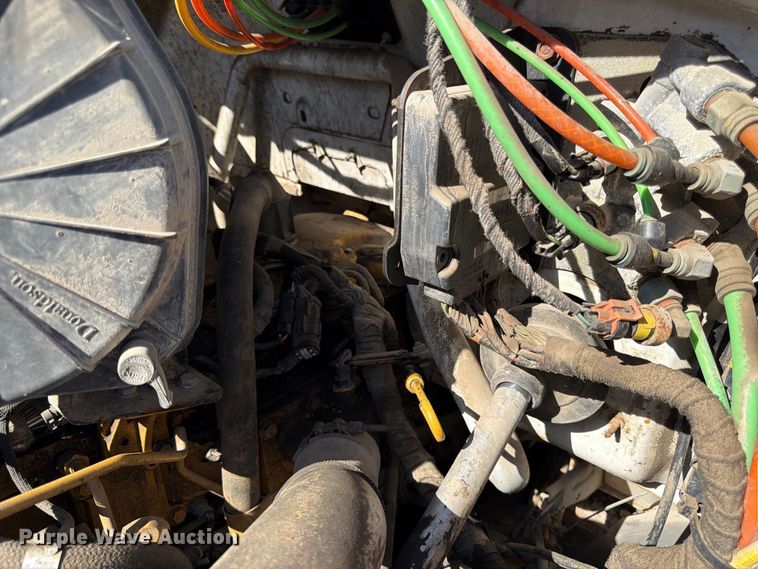 image for item FK3854 2004 Ford F750 oil distributor truck