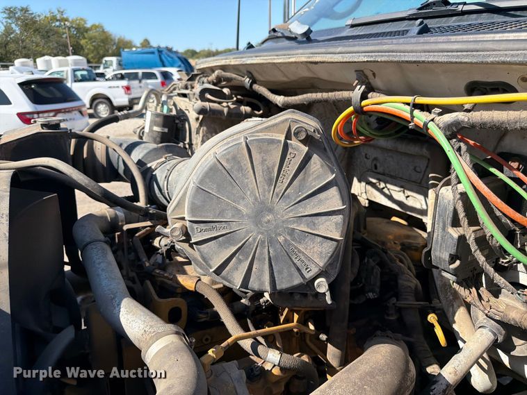 image for item FK3854 2004 Ford F750 oil distributor truck