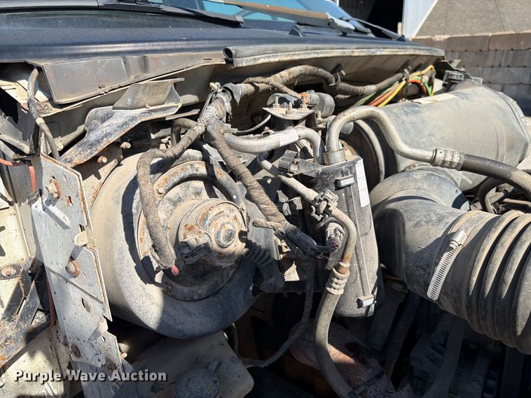 image for item FK3854 2004 Ford F750 oil distributor truck