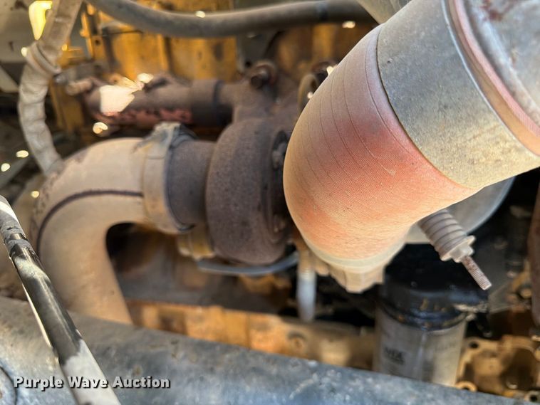 image for item FK3854 2004 Ford F750 oil distributor truck