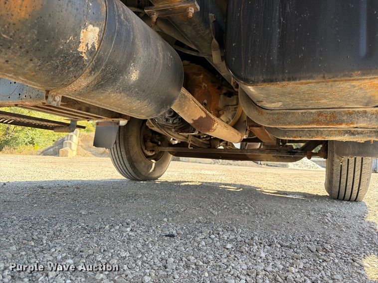 image for item FK3854 2004 Ford F750 oil distributor truck