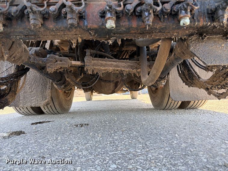 image for item FK3854 2004 Ford F750 oil distributor truck