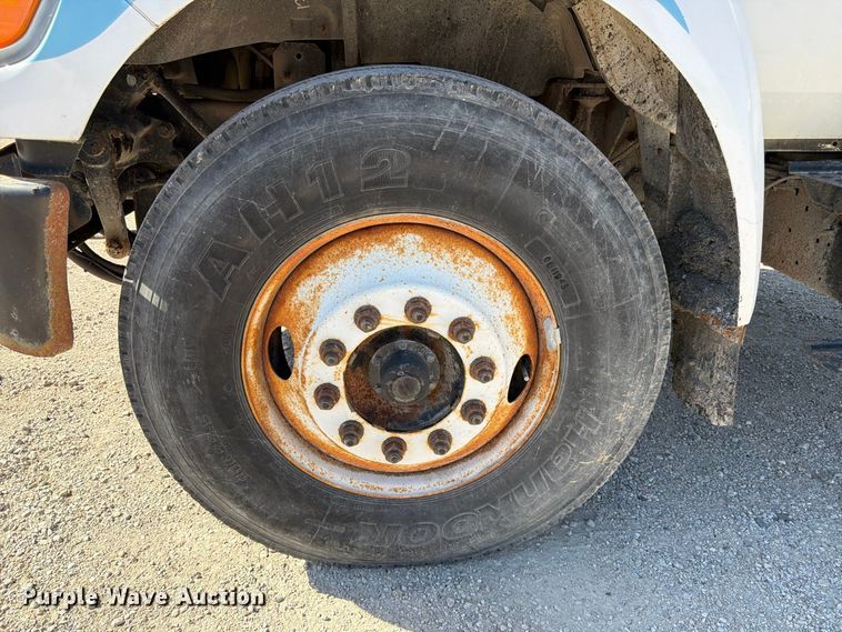 image for item FK3854 2004 Ford F750 oil distributor truck