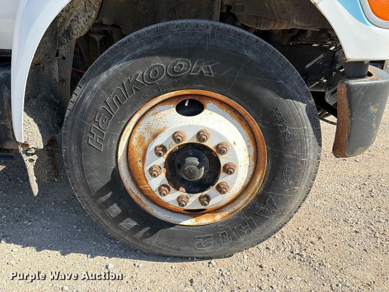image for item FK3854 2004 Ford F750 oil distributor truck