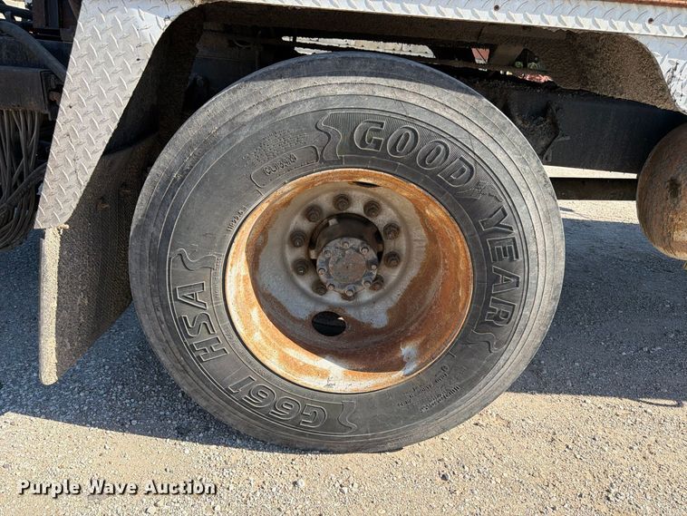 image for item FK3854 2004 Ford F750 oil distributor truck