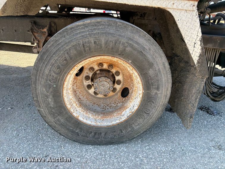 image for item FK3854 2004 Ford F750 oil distributor truck