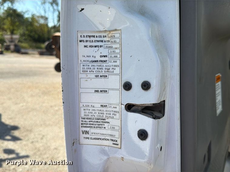image for item FK3854 2004 Ford F750 oil distributor truck