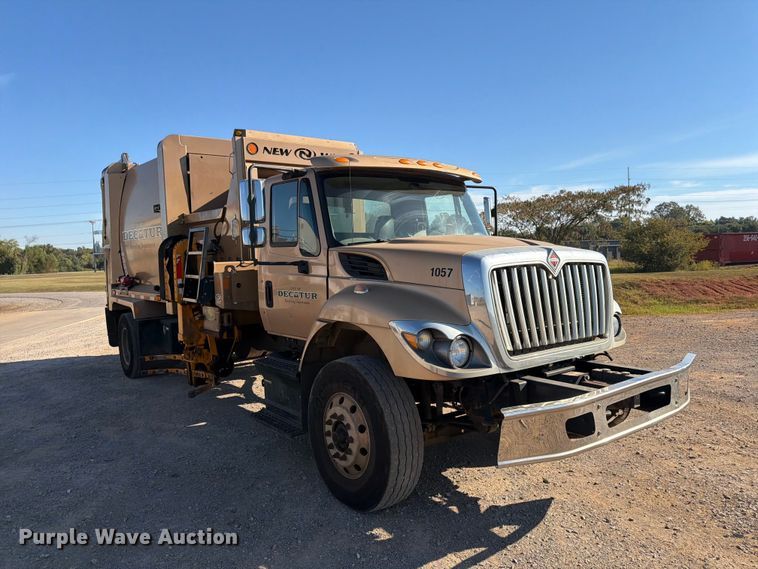 image for item FN2062 2019 International WorkStar refuse truck