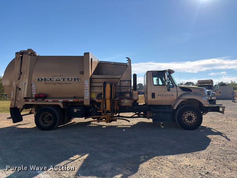 image for item FN2062 2019 International WorkStar refuse truck