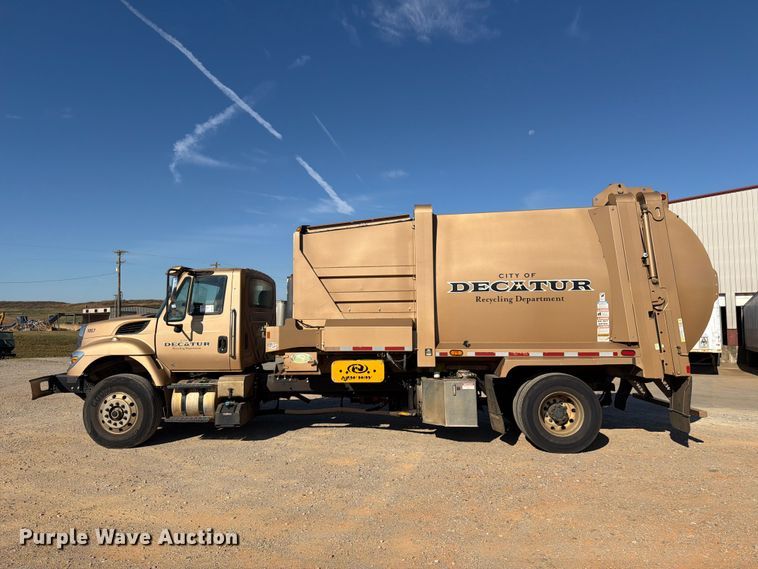 image for item FN2062 2019 International WorkStar refuse truck
