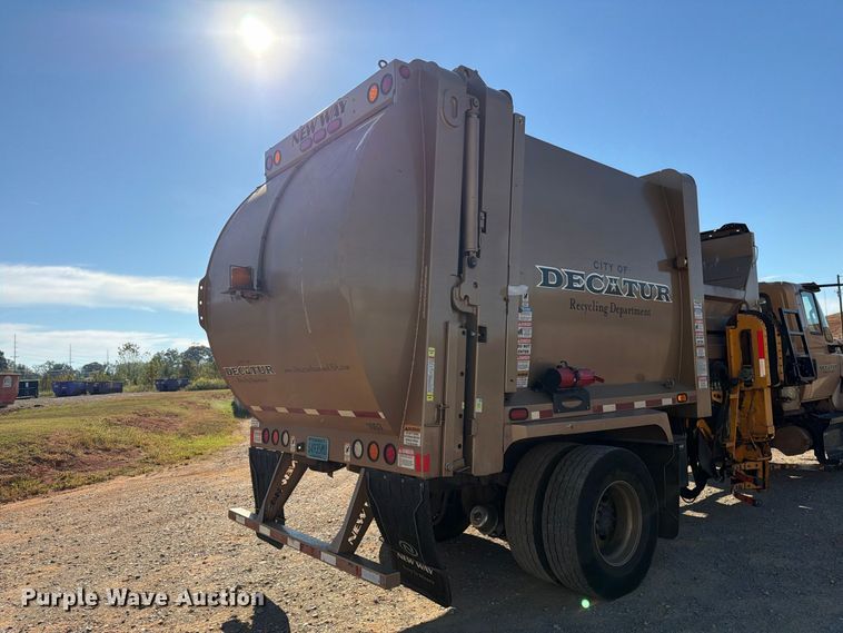 image for item FN2062 2019 International WorkStar refuse truck