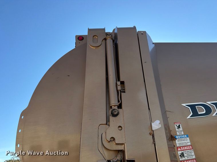 image for item FN2062 2019 International WorkStar refuse truck