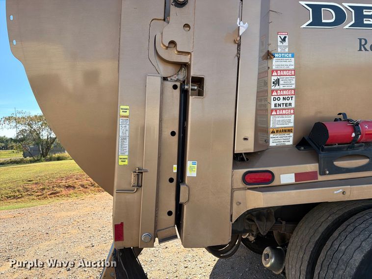 image for item FN2062 2019 International WorkStar refuse truck