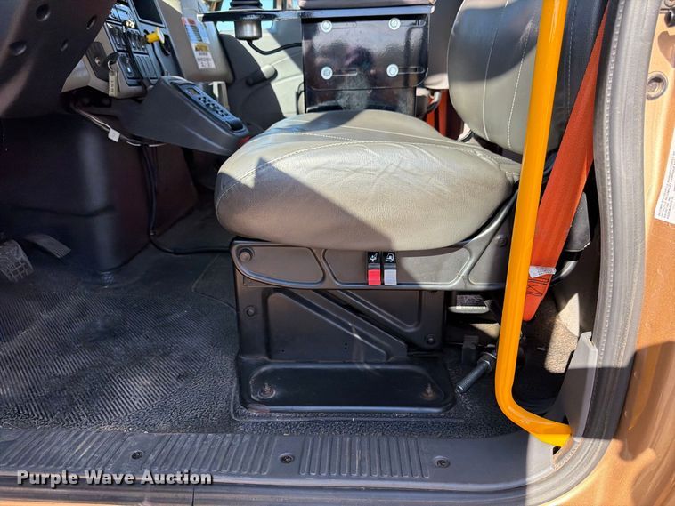 image for item FN2062 2019 International WorkStar refuse truck
