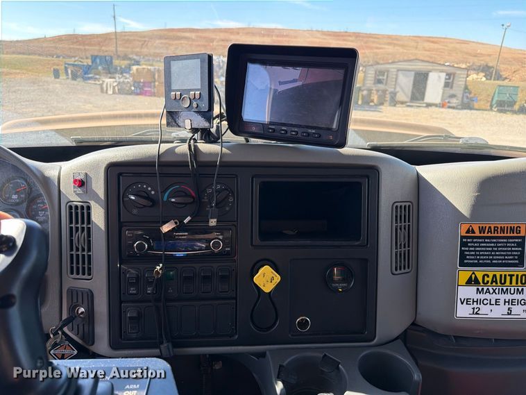 image for item FN2062 2019 International WorkStar refuse truck