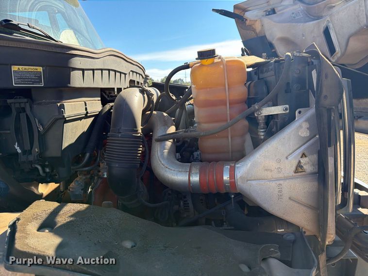 image for item FN2062 2019 International WorkStar refuse truck
