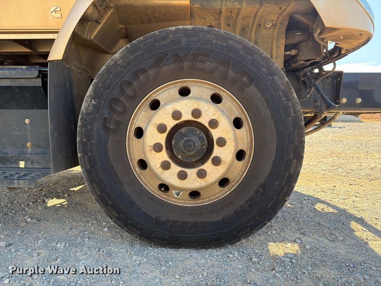 image for item FN2062 2019 International WorkStar refuse truck