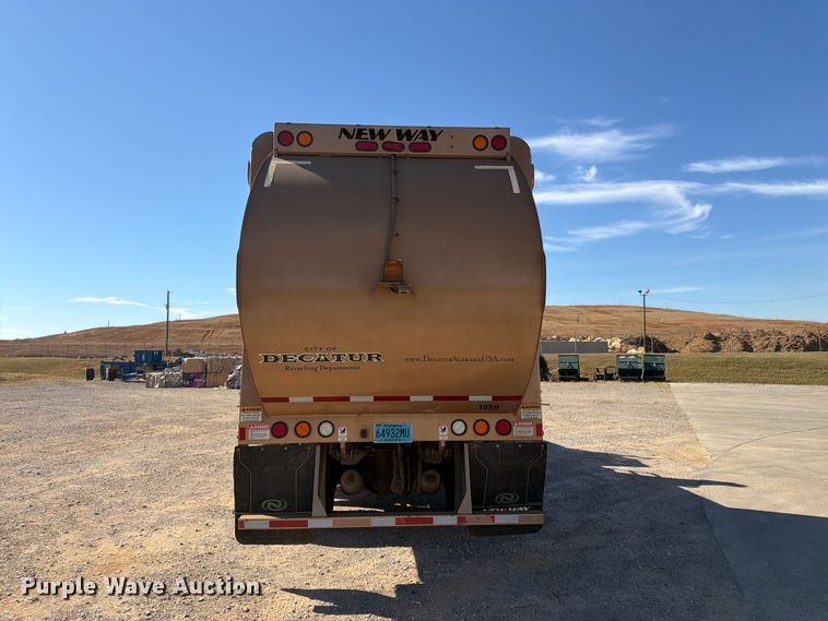 image for item FN2063 2019 International WorkStar refuse truck