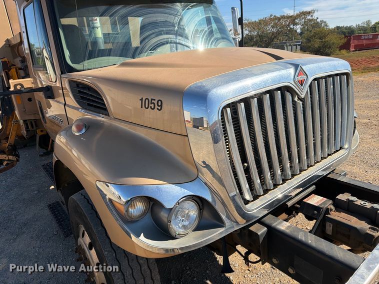 image for item FN2063 2019 International WorkStar refuse truck