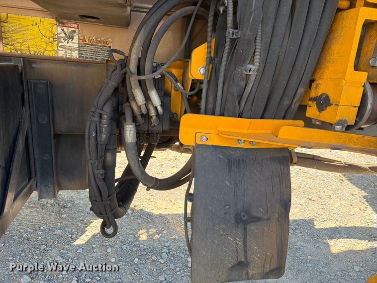 image for item FN2063 2019 International WorkStar refuse truck
