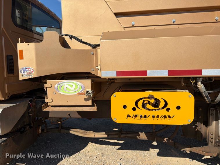 image for item FN2063 2019 International WorkStar refuse truck