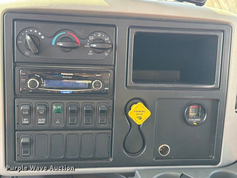 image for item FN2063 2019 International WorkStar refuse truck