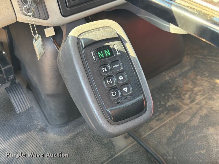 image for item FN2063 2019 International WorkStar refuse truck