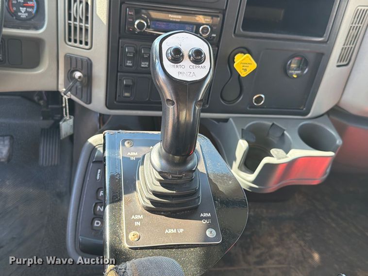image for item FN2063 2019 International WorkStar refuse truck