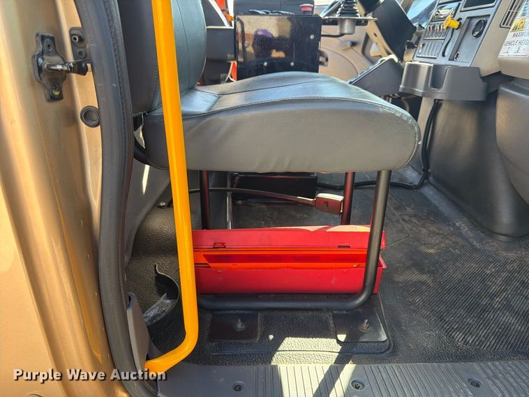 image for item FN2063 2019 International WorkStar refuse truck