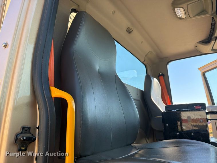 image for item FN2063 2019 International WorkStar refuse truck