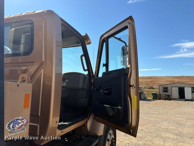image for item FN2063 2019 International WorkStar refuse truck