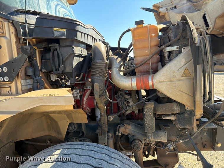 image for item FN2063 2019 International WorkStar refuse truck