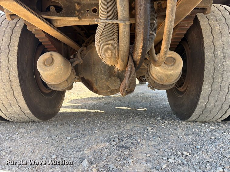 image for item FN2063 2019 International WorkStar refuse truck