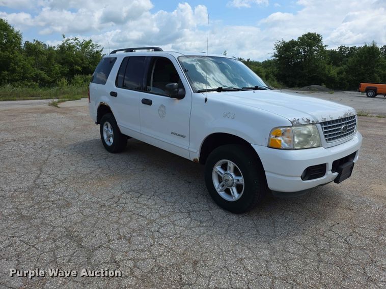 image for item FN5705 2004 Ford Explorer SUV