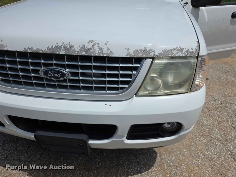 image for item FN5705 2004 Ford Explorer SUV