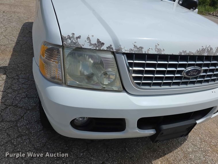 image for item FN5705 2004 Ford Explorer SUV