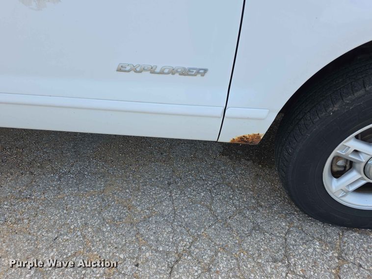 image for item FN5705 2004 Ford Explorer SUV