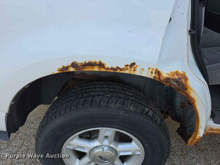 image for item FN5705 2004 Ford Explorer SUV